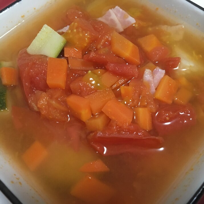 野菜たっぷり！夏野菜スープ